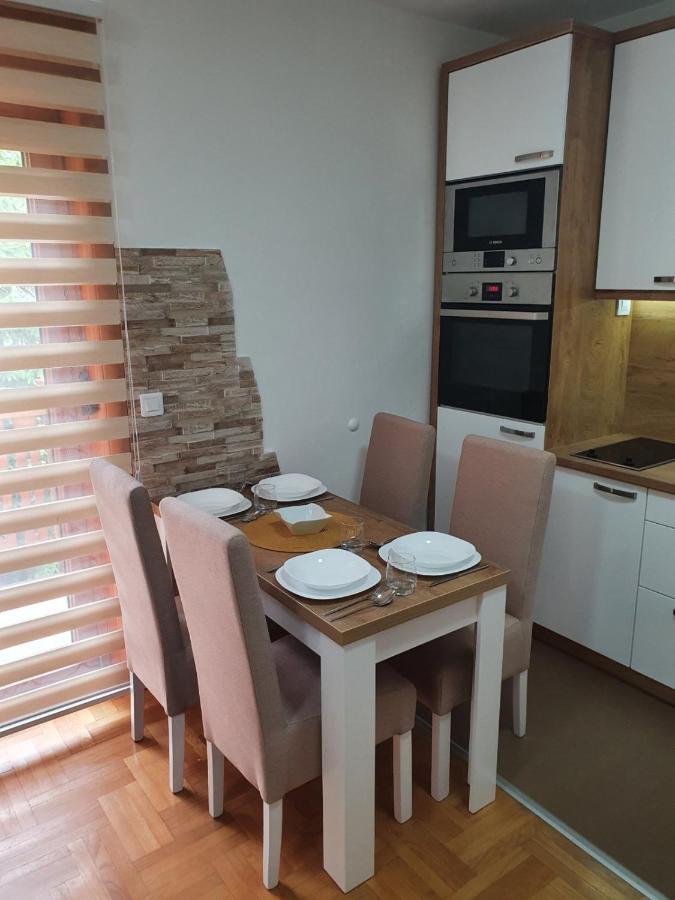 Apartment Apartmanbogdanovic012 *
