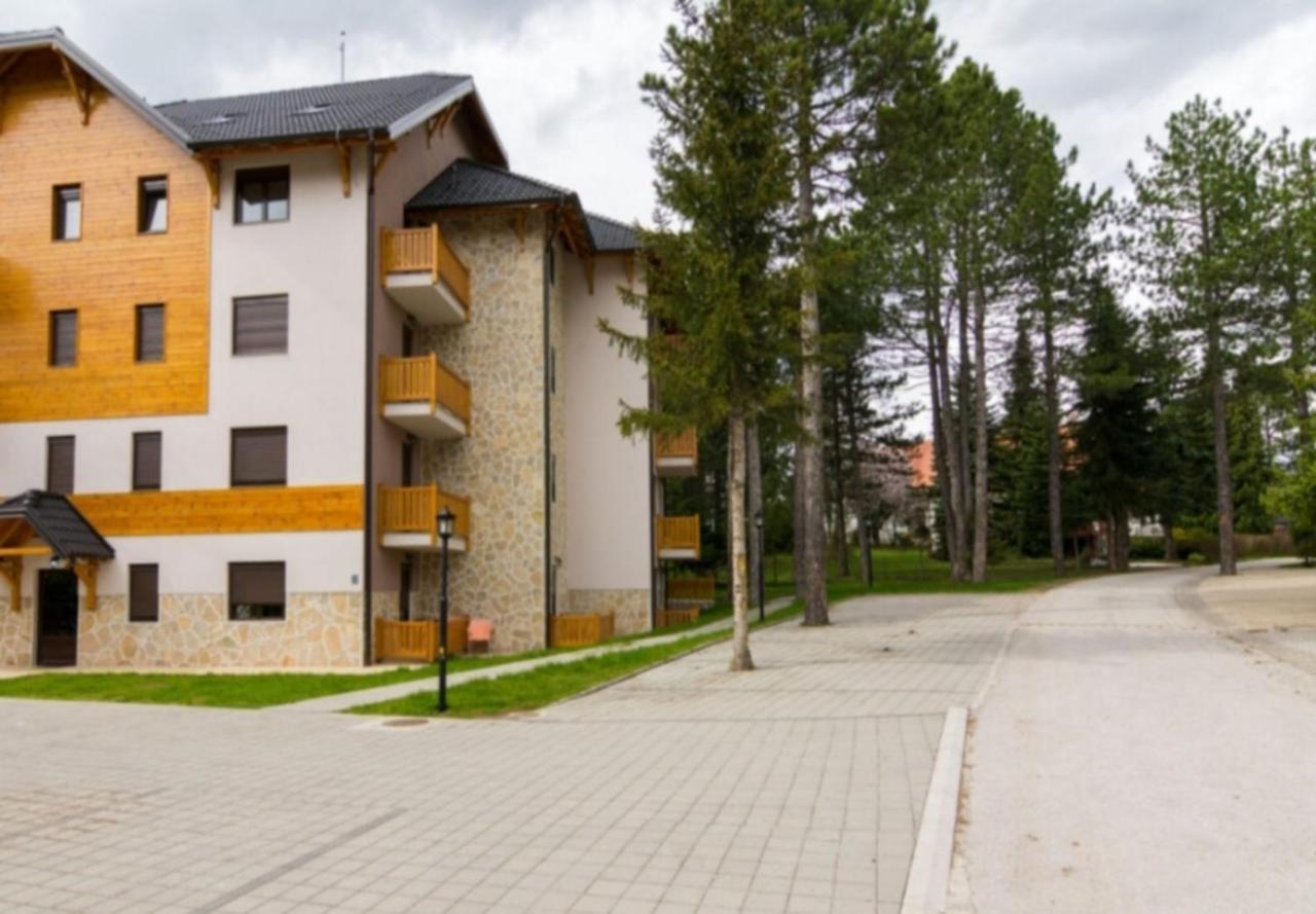 Apartment Apartmanbogdanovic012 *